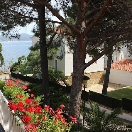 Luxury 4 Bed Apartment On Coastal Footpath At Cap Ras Llançà Extérieur photo
